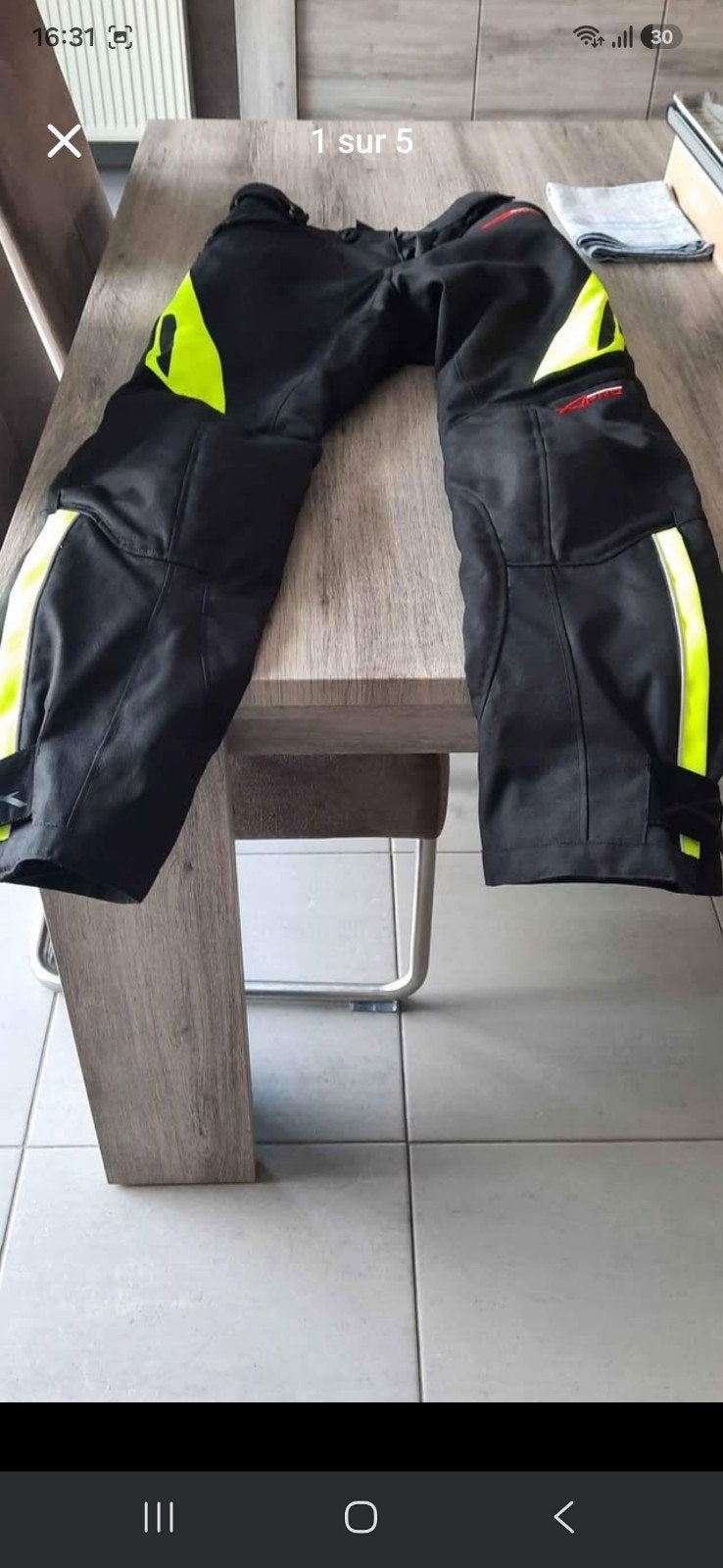 Pantalon moto, Enlèvement