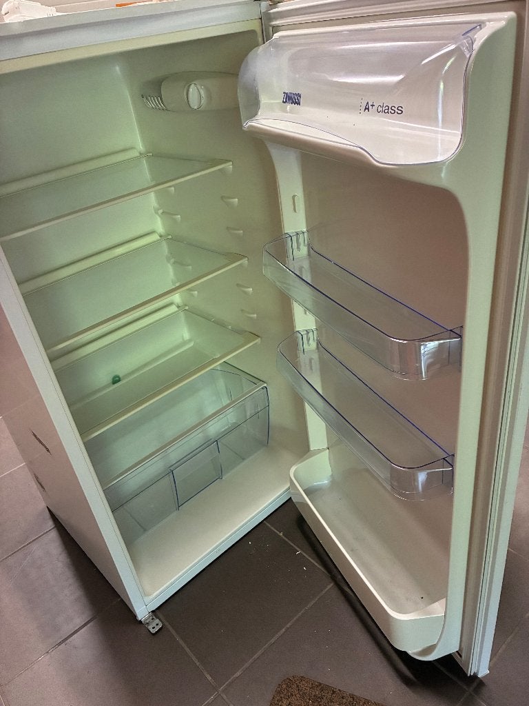 koelkast, Elektronische apparatuur, 150 tot 200 liter, 45 tot 60 cm, Ophalen, 85 tot 120 cm