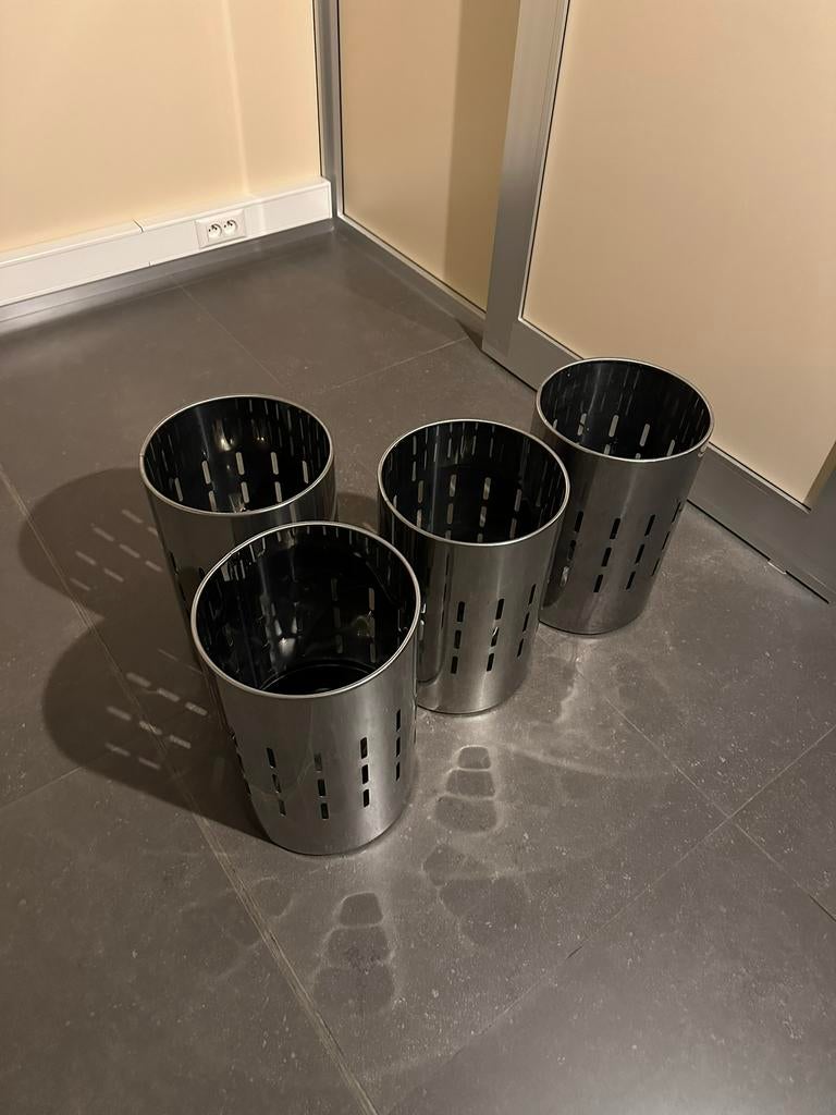 4 prullenbakken/vuilnisemmers, Enlèvement, Comme neuf