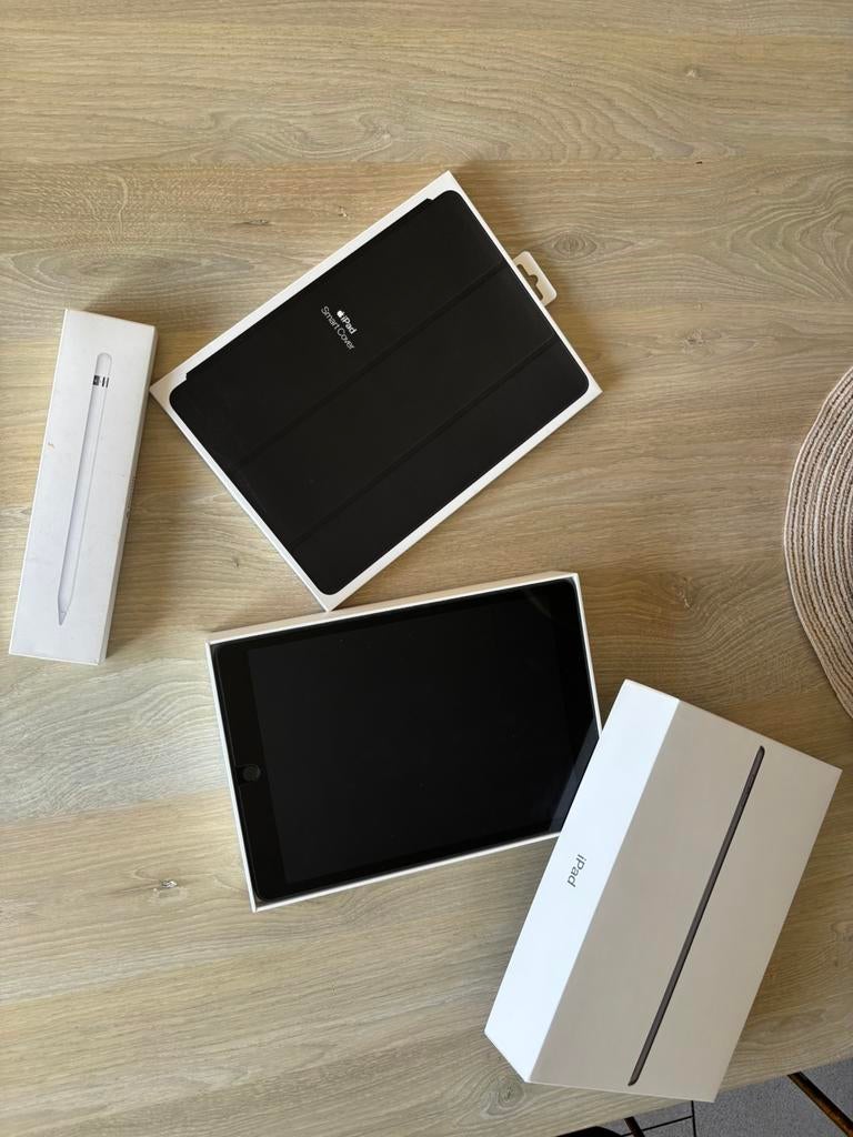 Pack iPad 9eme gen+Apple Pencil 1+Smart Cover – État Nickel, Computers en Software, Apple iPads, Zo goed als nieuw, Grijs, Ophalen of Verzenden