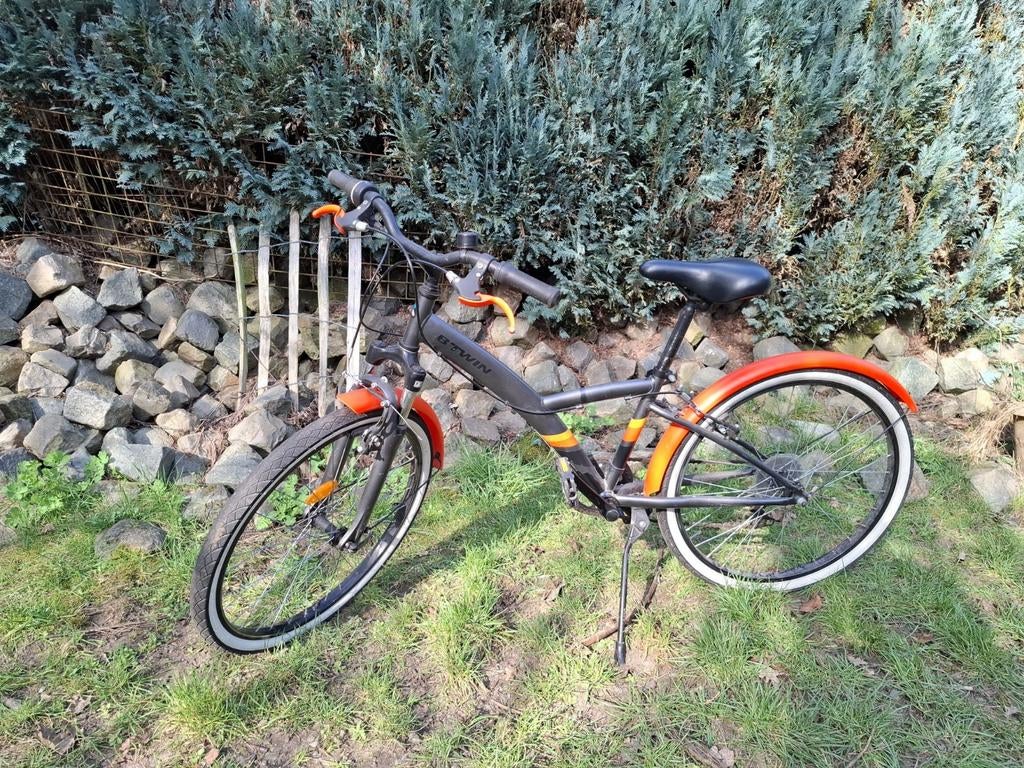 Zwart met oranje kinderfiets 24inch, Fietsen en Brommers, Ophalen