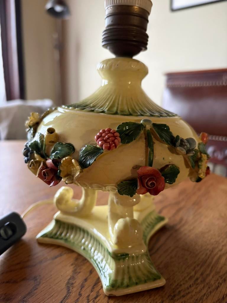 Te koop antieken ‘Capodimonte’ lamp, Enlèvement ou Envoi, Comme neuf