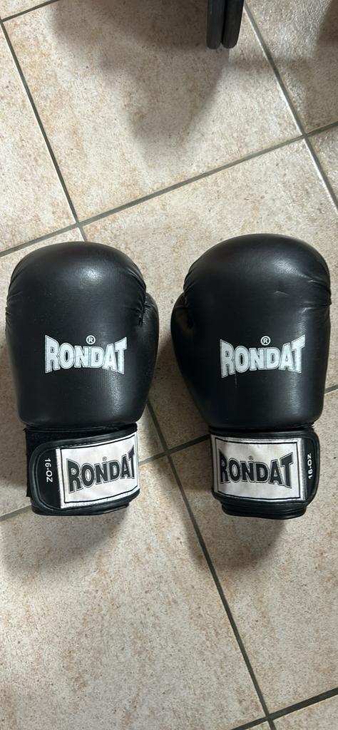 Bokshandschoenen rondat 16oz, Enlèvement, Comme neuf