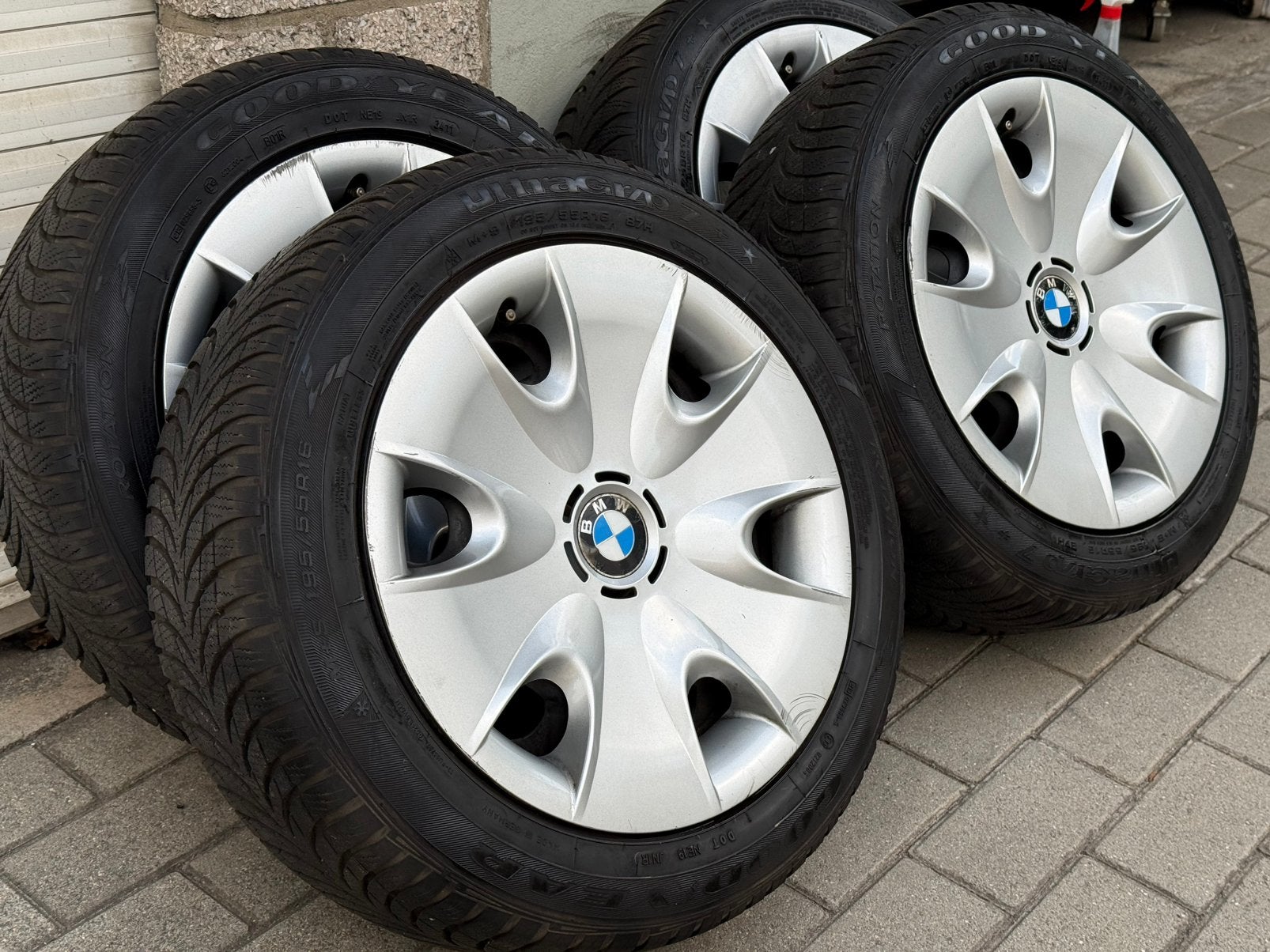Originele BMW winterset -Wielen + Banden -Serie 1(2004-2019), Auto-onderdelen, Ophalen, Gebruikt, 16 inch, Banden en Velgen