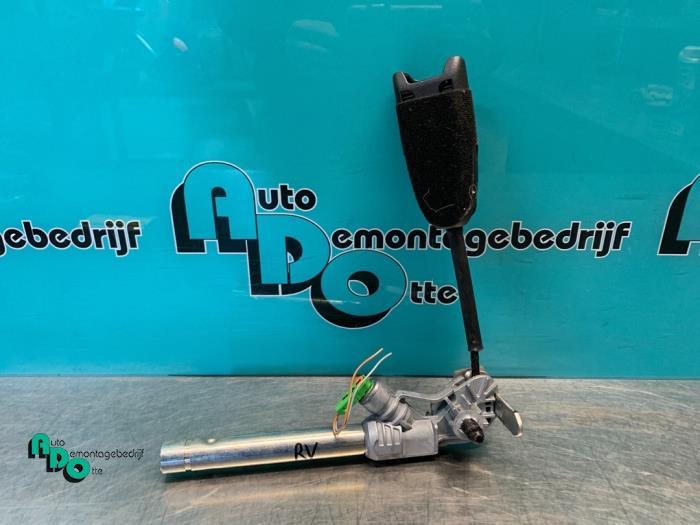 Gordelspanner rechts van een Opel Corsa (Corsa D 07-), Gebruikt, -, -, Opel