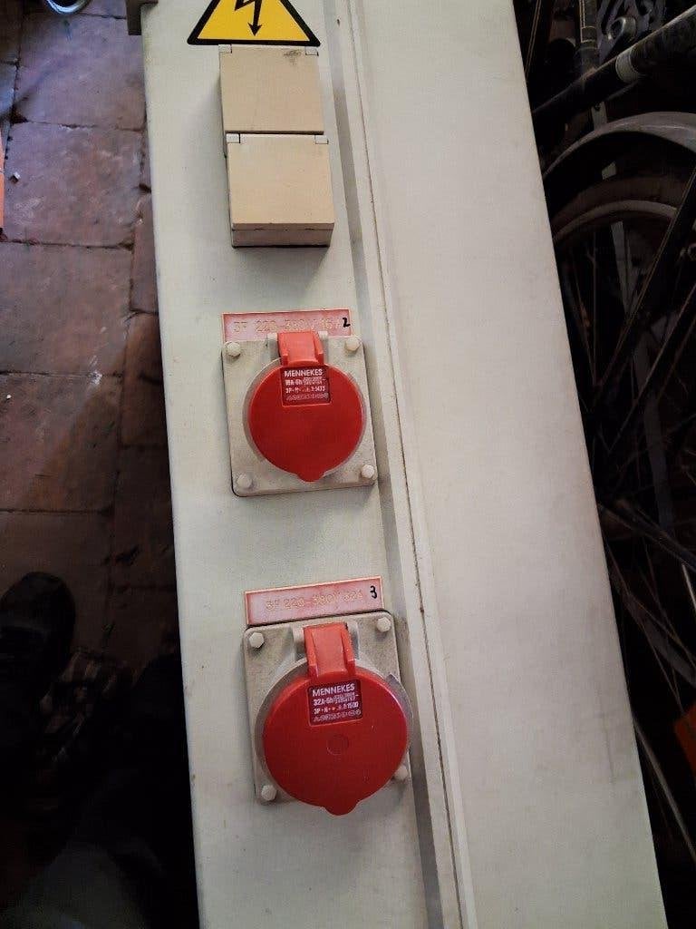 werfkast 220/380 volt, Enlèvement
