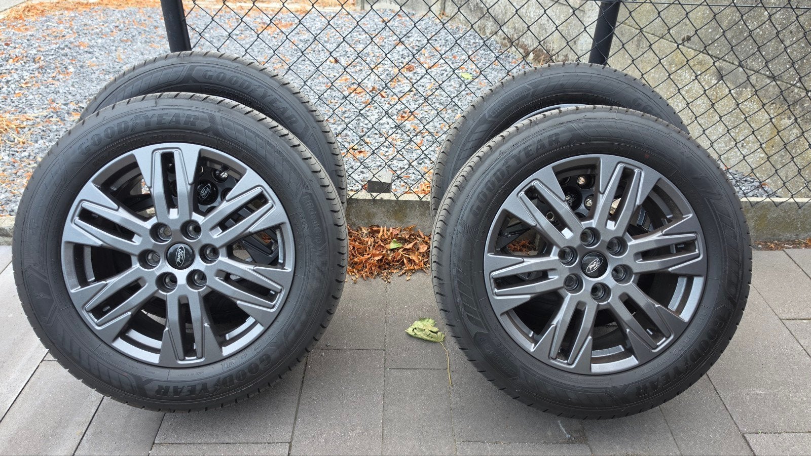 Nieuwe velgen Ford 17 inch met zomerband 6x120, Ophalen, 17 inch, Zomerbanden, Velg(en)