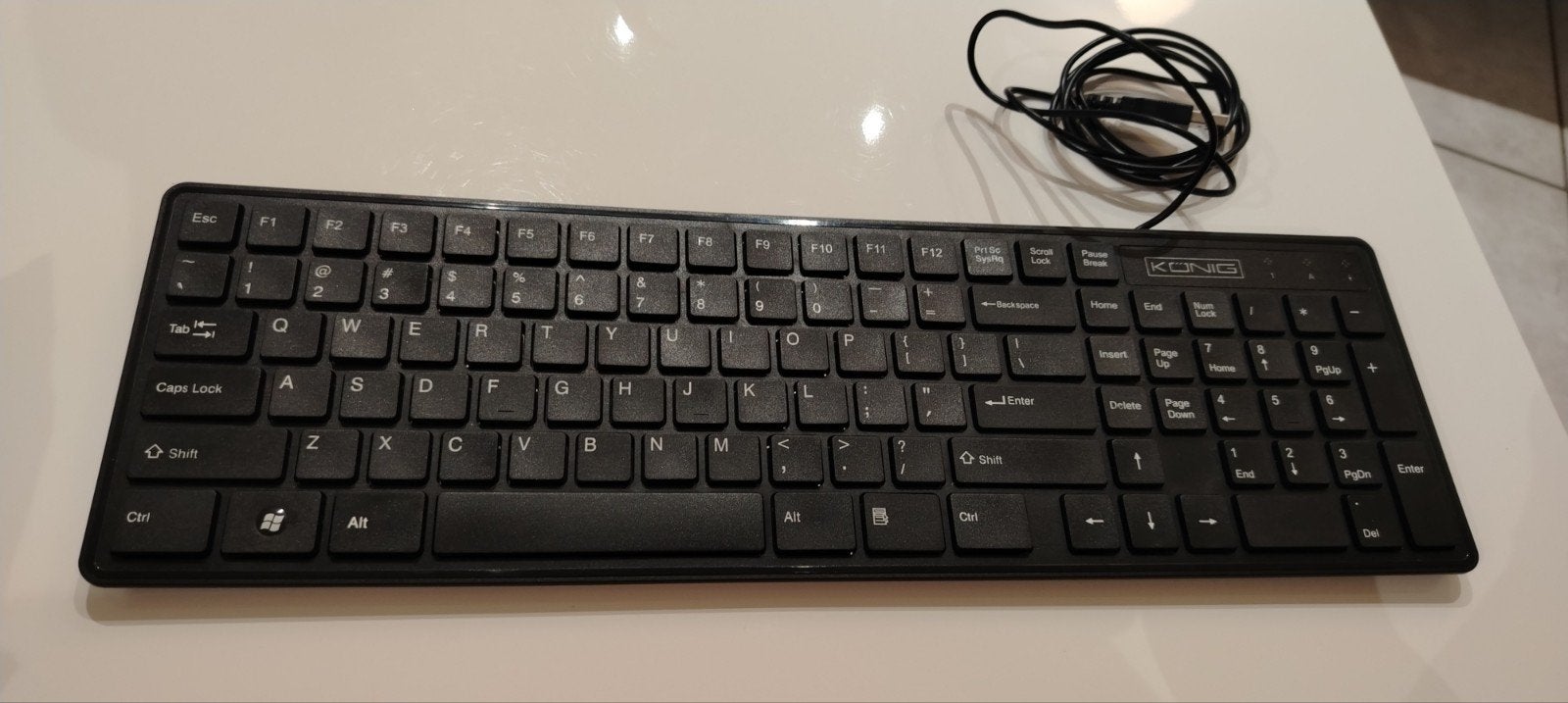 Clavier QWERTY usb * Konig - slim -- comme neuf., Informatique & Logiciels, Enlèvement ou Envoi, Qwerty