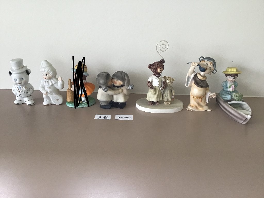 10 petites figurines pour 2 ou 3 euros chacune, Antiquités & Art, Enlèvement ou Envoi