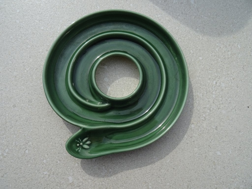 tapasschoteltje spiraalschaal met bijenmotiefje, Gebruikt, Overige merken, Keramiek, Vintage