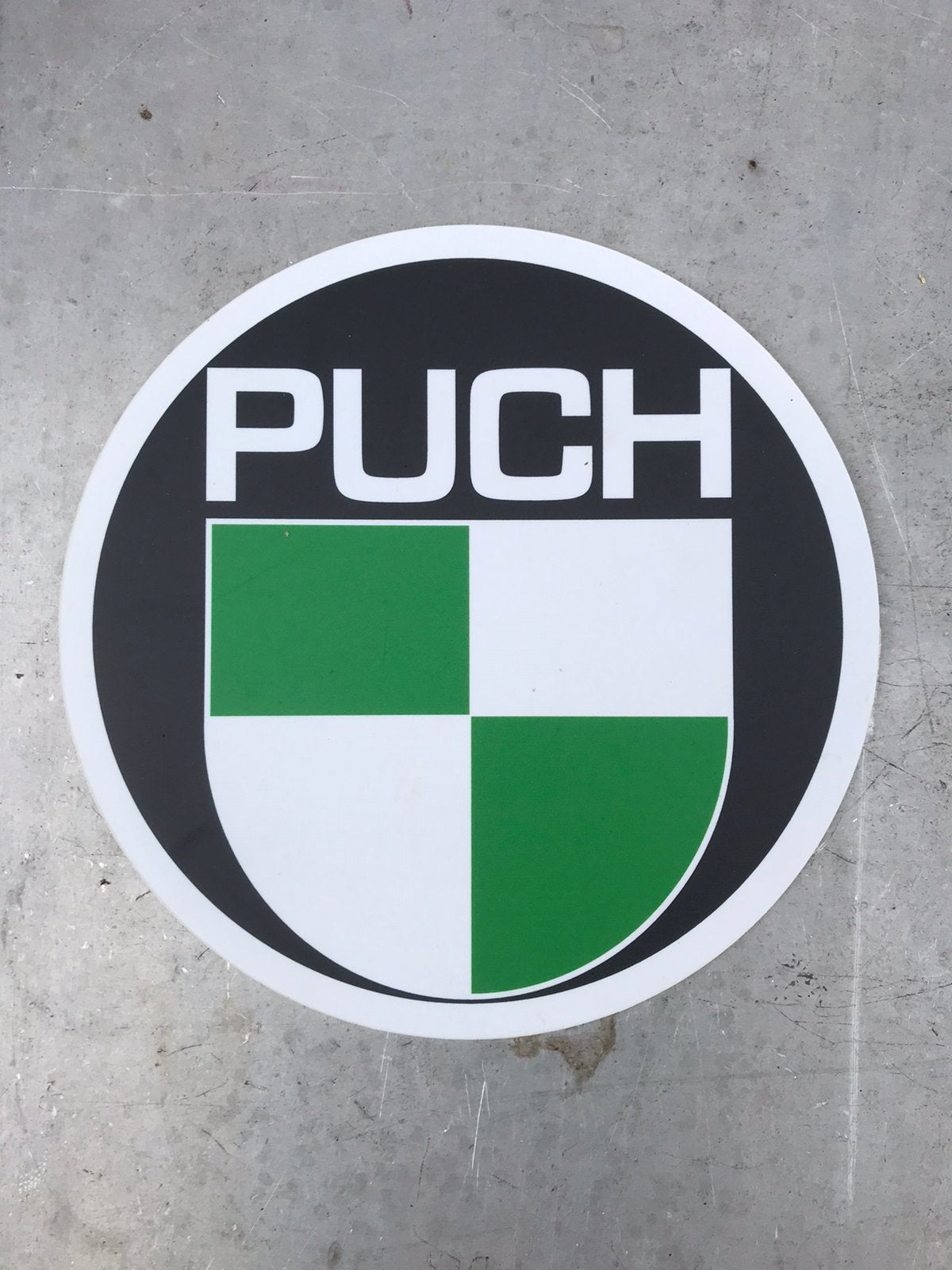 PUCH reclamebord plastic, Verzamelen, Merken en Reclamevoorwerpen, Ophalen of Verzenden, Gebruikt, Reclamebord