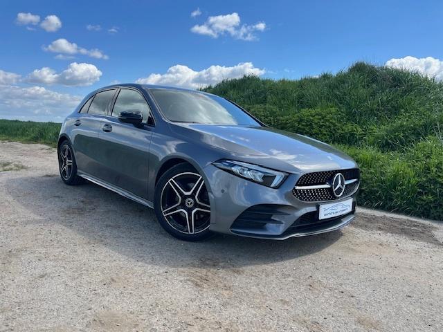 Mercedes-Benz A 180 AMG Pack-sfeerverlichting-1 st eigenaar, Auto's, Mercedes-Benz, Automaat, 745 kg, Lane Keeping Assist, 4 cilinders