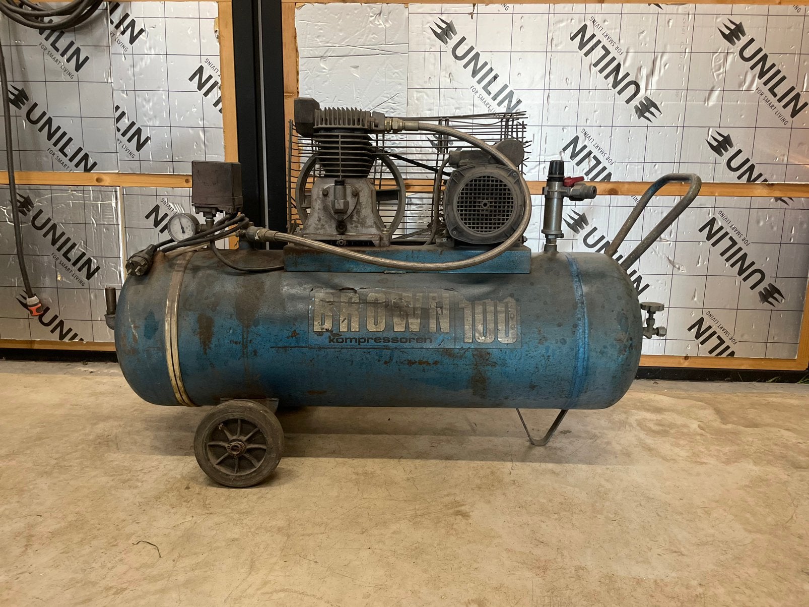 Compressor brown 100, Bricolage & Construction, Compresseurs, Enlèvement ou Envoi, Comme neuf
