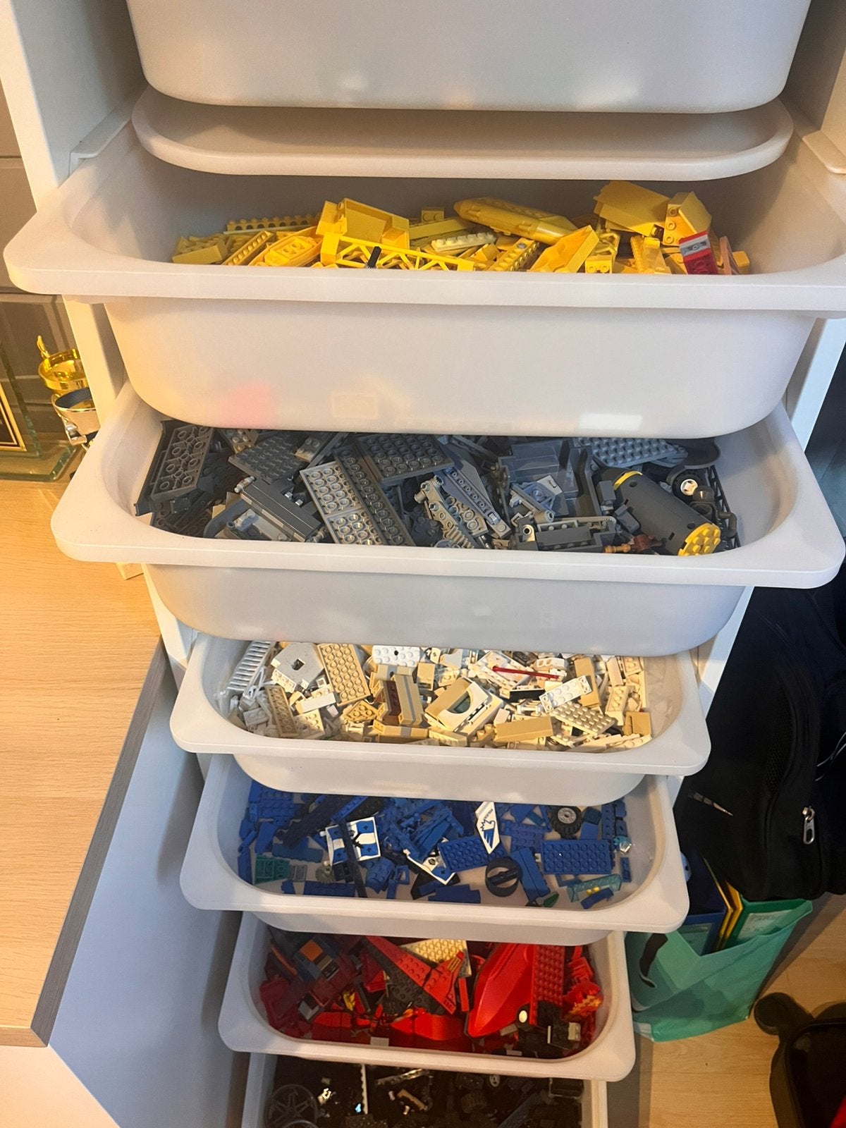 Legos en vrac avec armoire, Enlèvement, Utilisé, Autres couleurs