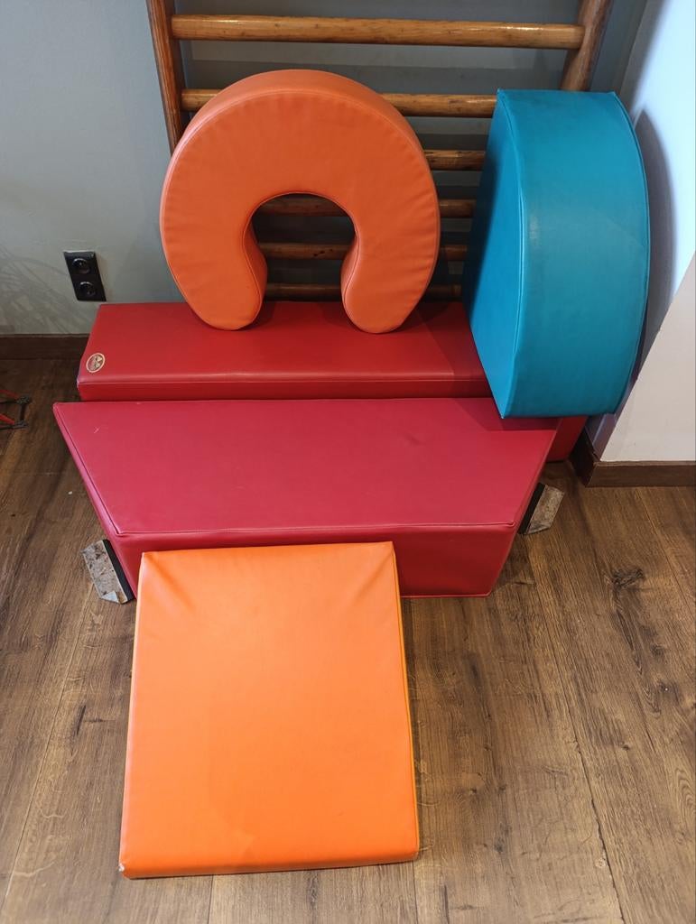 Speel/klimblokken wesco en mousse et line, Kinderen en Baby's, Kinderkamer | Overige Meubels, Ophalen