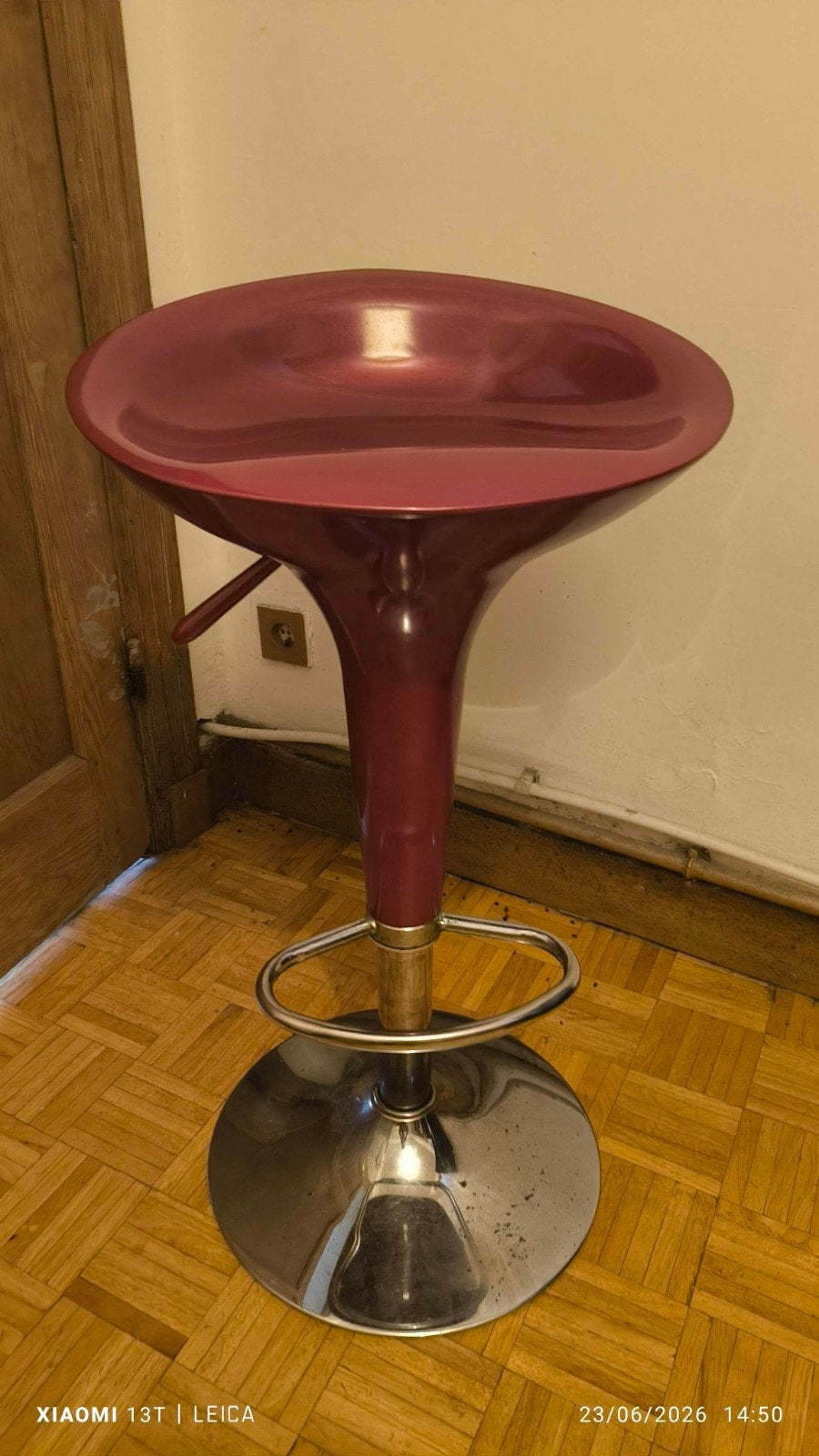 Tabouret ajustable composite rouge sang pied chromé, Enlèvement