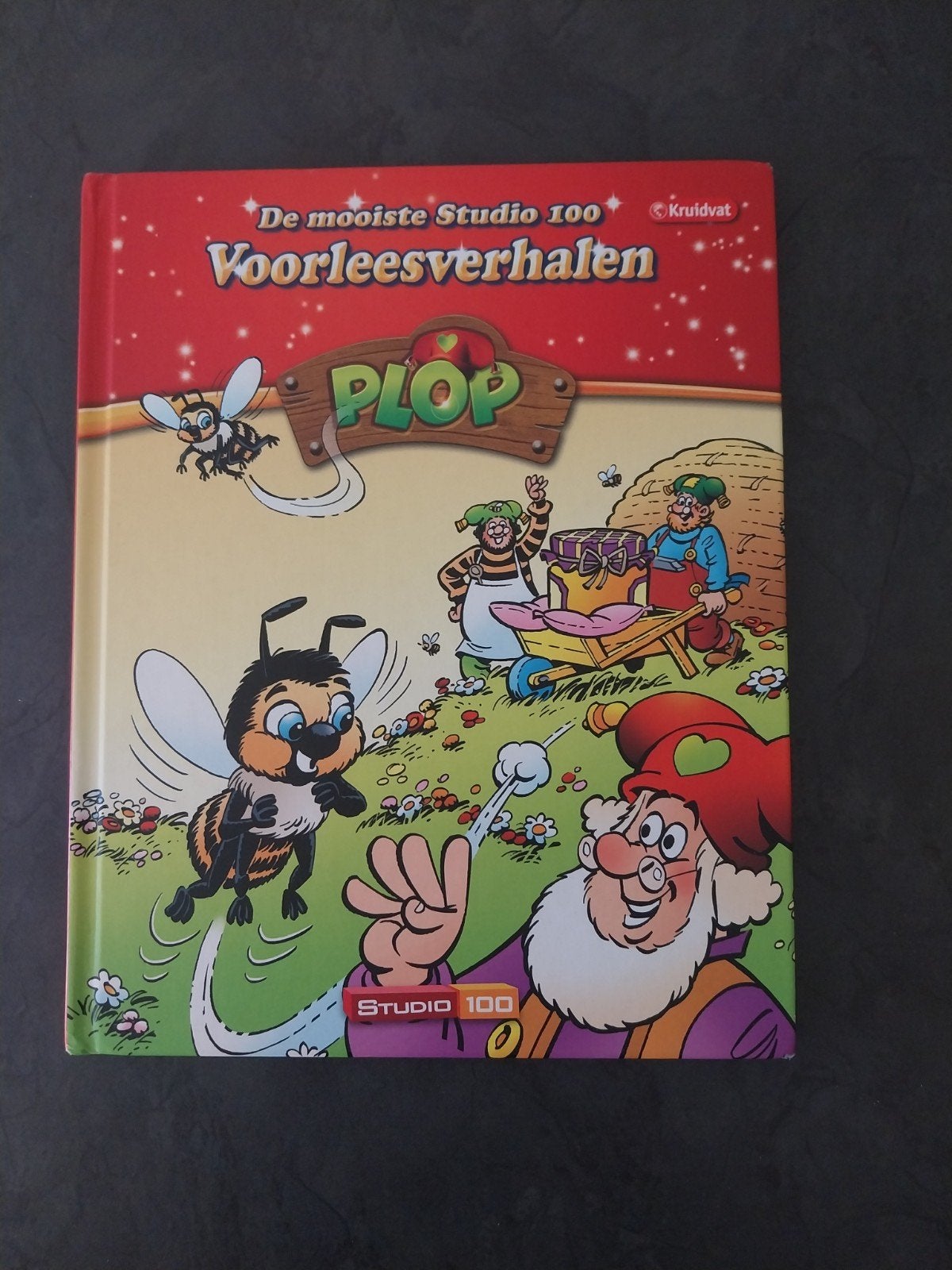 Studio 100, voorleesverhalen Plop, Ophalen