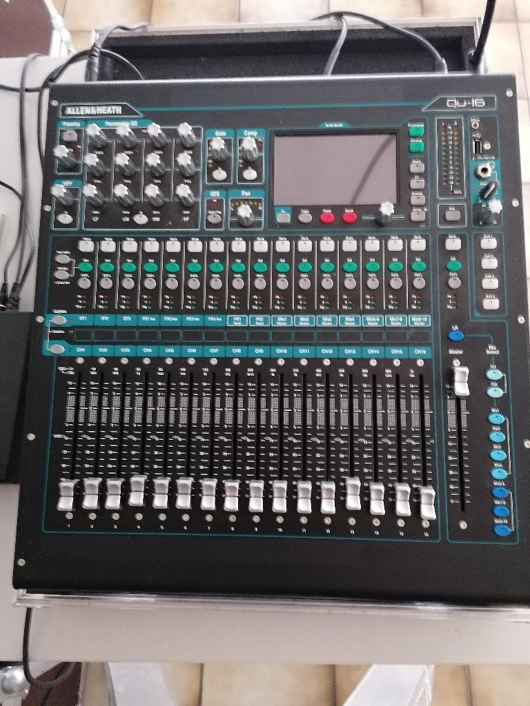 Digitale mixer voor live -orkest en studio, Musique & Instruments, Tables de mixage, Utilisé, 10 à 20 canaux, Entrée micro, Enlèvement