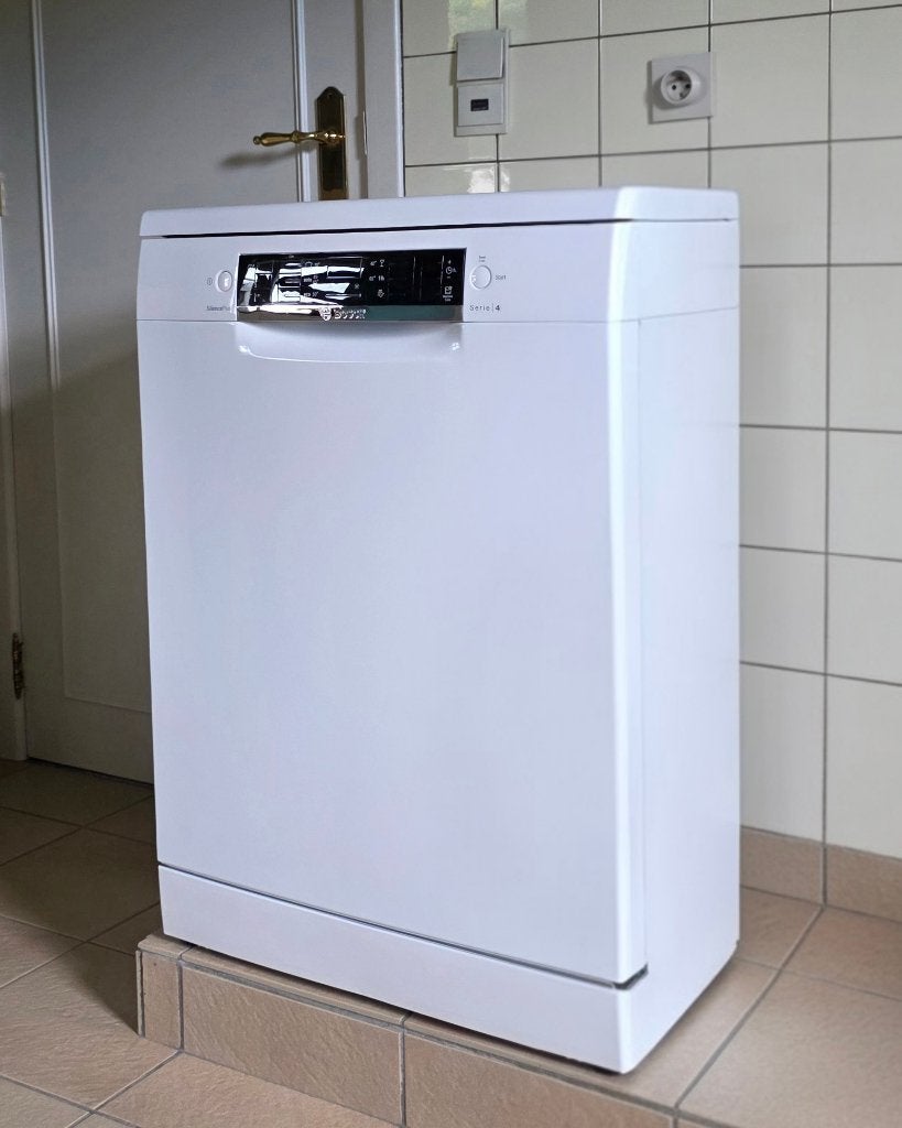 Afwasmachine Bosch - Serie 4, Ophalen, Energieklasse A of zuiniger, Minder dan 85 cm, Minder dan 10 liter