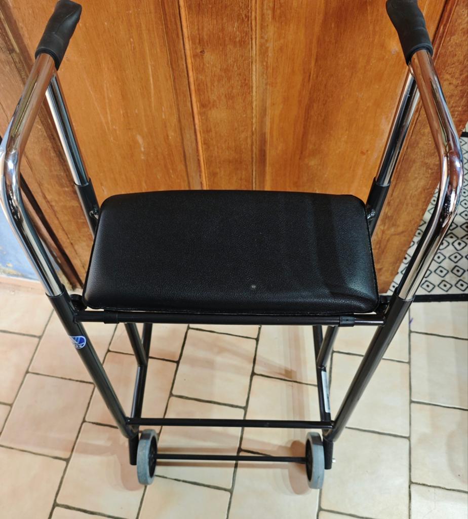 Rollator met zitje (nieuw), Ophalen