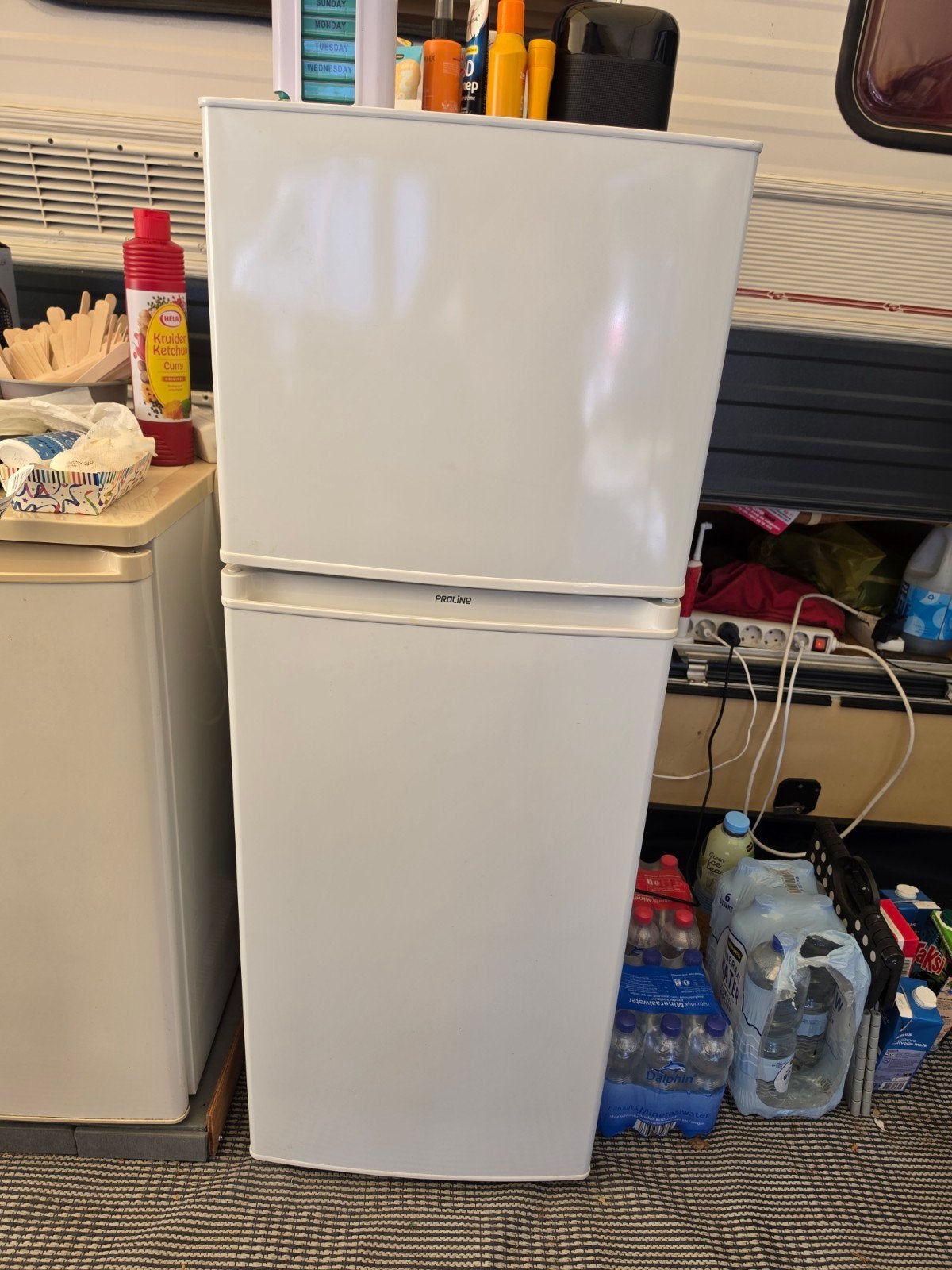 2 koelkasten: tafelmodel en koel-vriescombinatie  € 150
Twee, Elektronische apparatuur, Ophalen, Met vriesvak