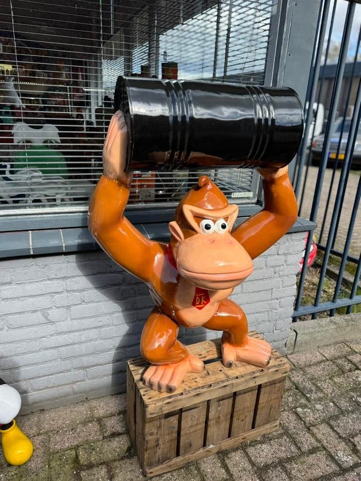 Donkey Kong Beeld met Ton - Uniek Decoratiestuk