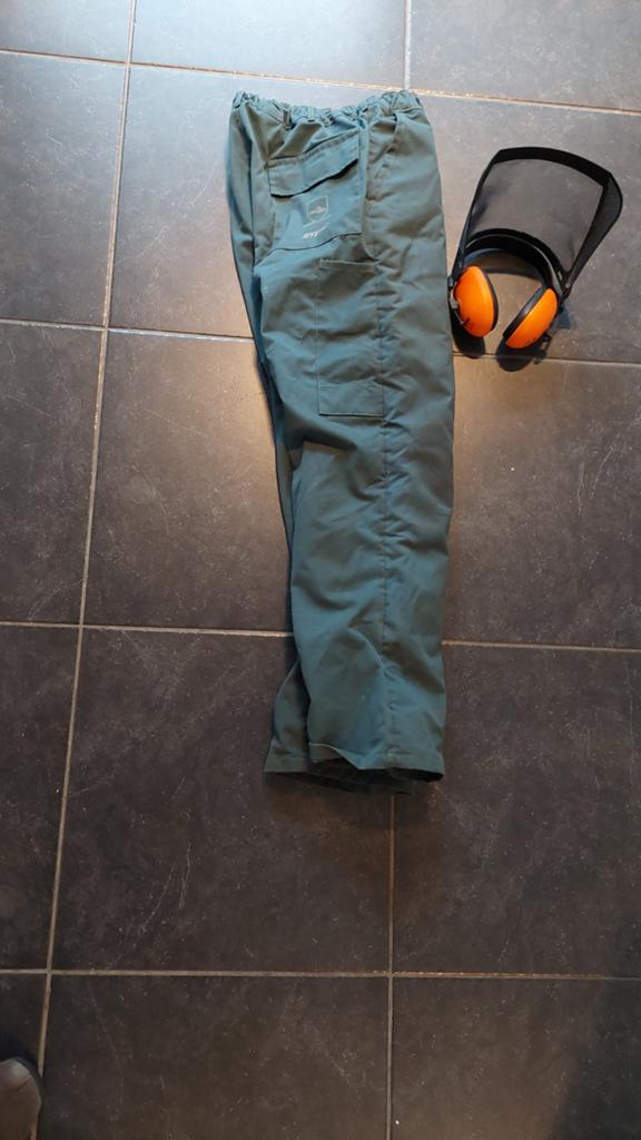 Sthil veiligheidsbroek en masker., Ophalen, Broek