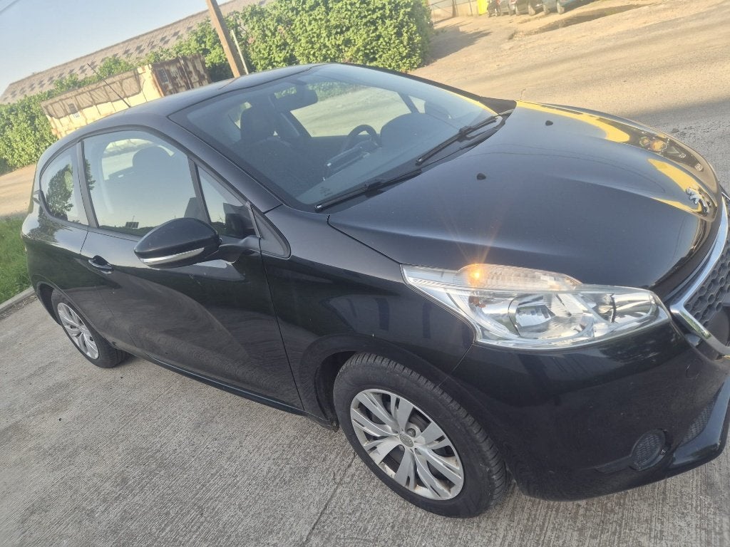 Peugeot 208 1.2 Essence, Bedrijf, Handgeschakeld, 3 deurs, Te koop