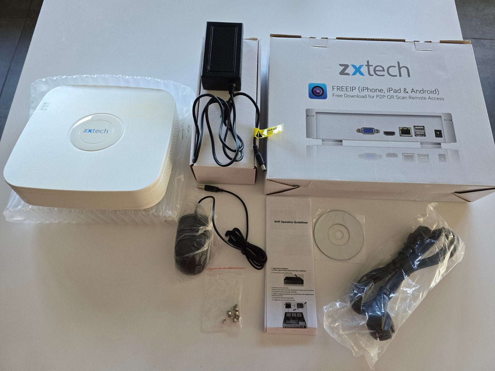 Enregistreur ZXtech Mini NVR PoE 4 ports – Modèle MN401PN, Enlèvement ou Envoi, Utilisé, Caméra extérieure