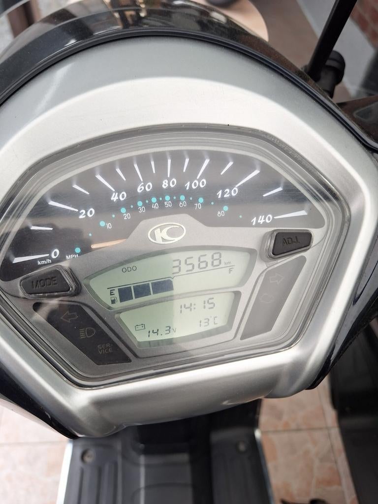 Kymco like 125cc 3500km ..., Fietsen en Brommers, Ophalen