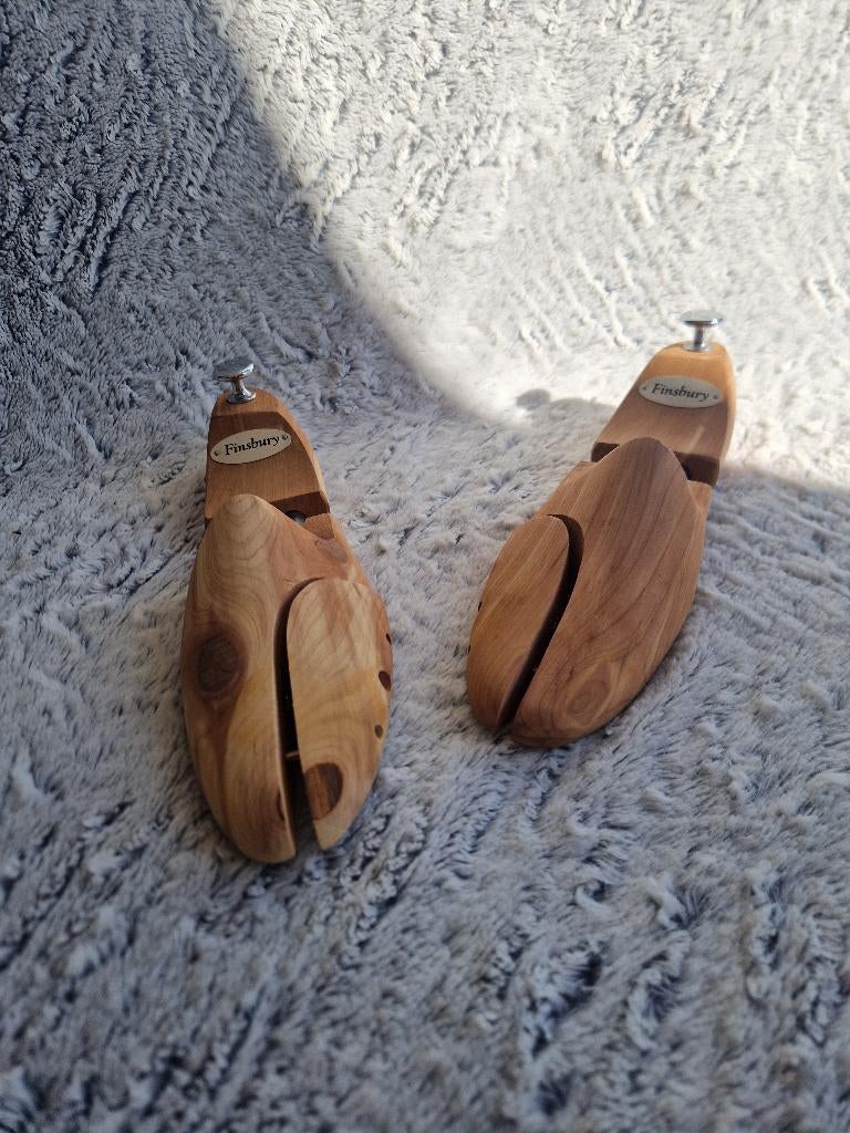 Paire d'embauchoirs en bois de Cèdre Finsbury T41, Finsbury, Chaussures à lacets, Brun, Porté