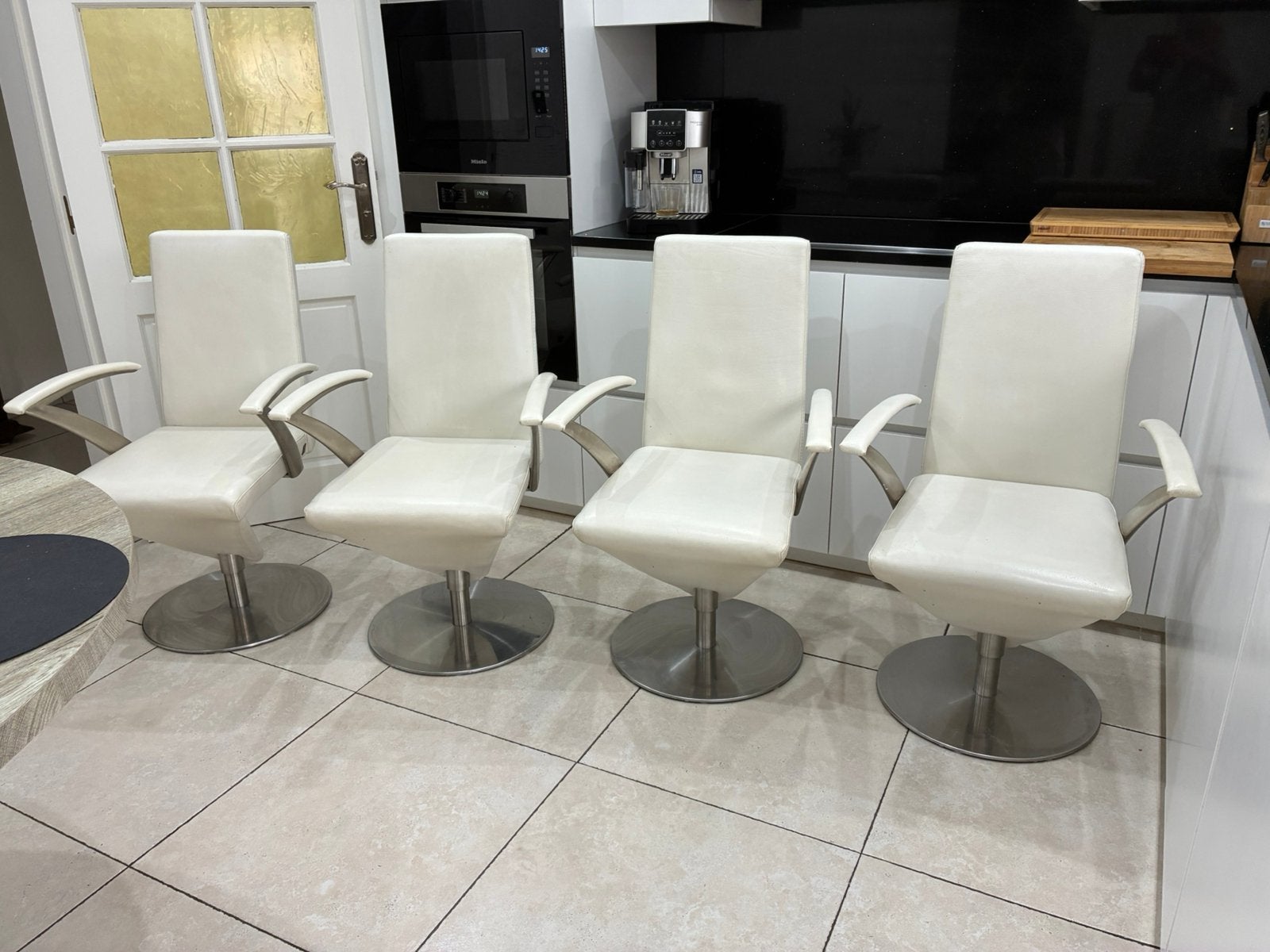 6design leder stoelen draaibaar wit mustring, Ophalen, Zo goed als nieuw, Wit