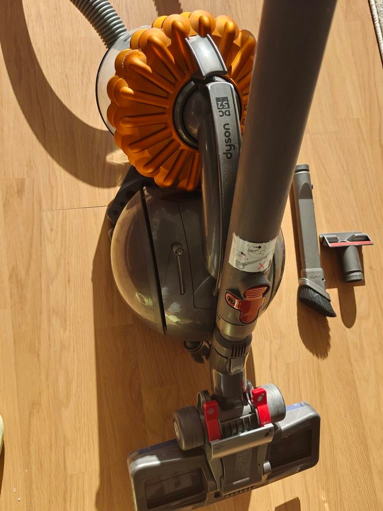 Dyson DC 52 aspirateur, Enlèvement, Utilisé, Aspirateur