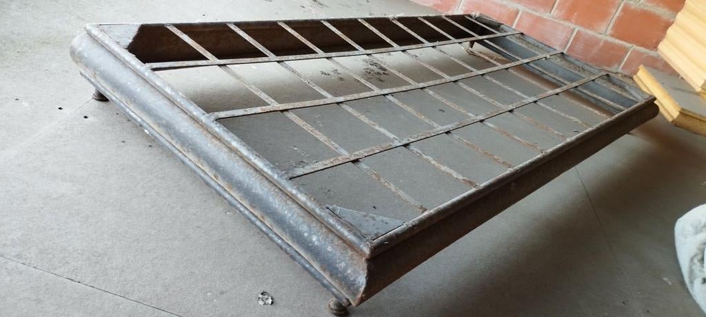 IJzeren tuinmeubilair, Ophalen