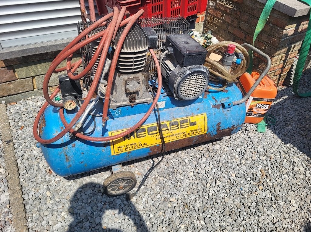 Compresseur d'air à courroie 100L / 9 Bar – Mecabel, Bricolage & Construction, Enlèvement, Utilisé