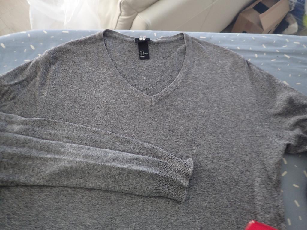 V hals trui H&M maat M, Kleding | Heren, Truien en Vesten, Maat 48/50 (M), Ophalen of Verzenden, Zo goed als nieuw, Grijs