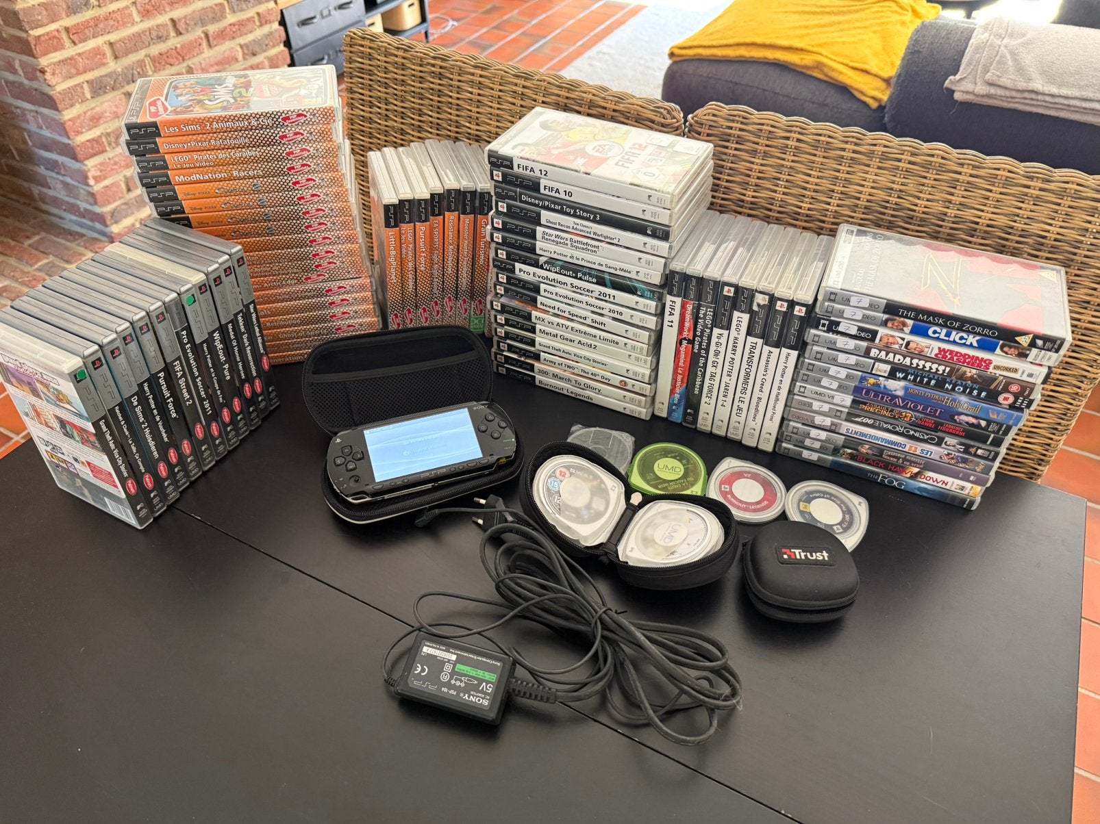 Console Sony PSP 1004 + Games + UMD, Consoles de jeu & Jeux vidéo, Enlèvement ou Envoi, Utilisé, PSP, Avec jeux