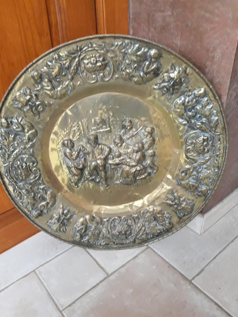 Assiette cuivre, Enlèvement
