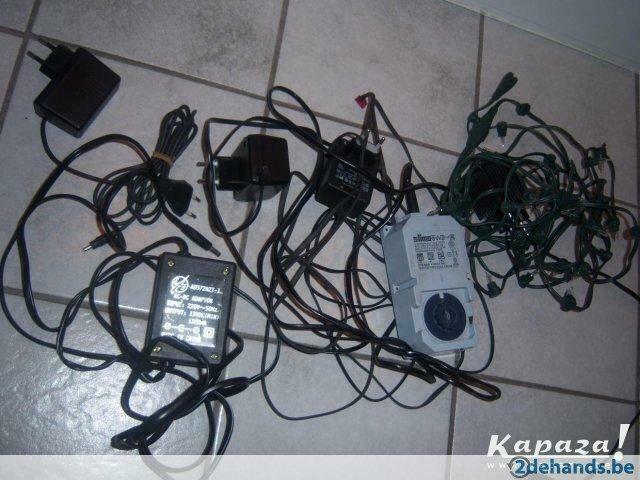 Divese adaptors. Vraag voor info en zie foto, Enlèvement ou Envoi, Neuf