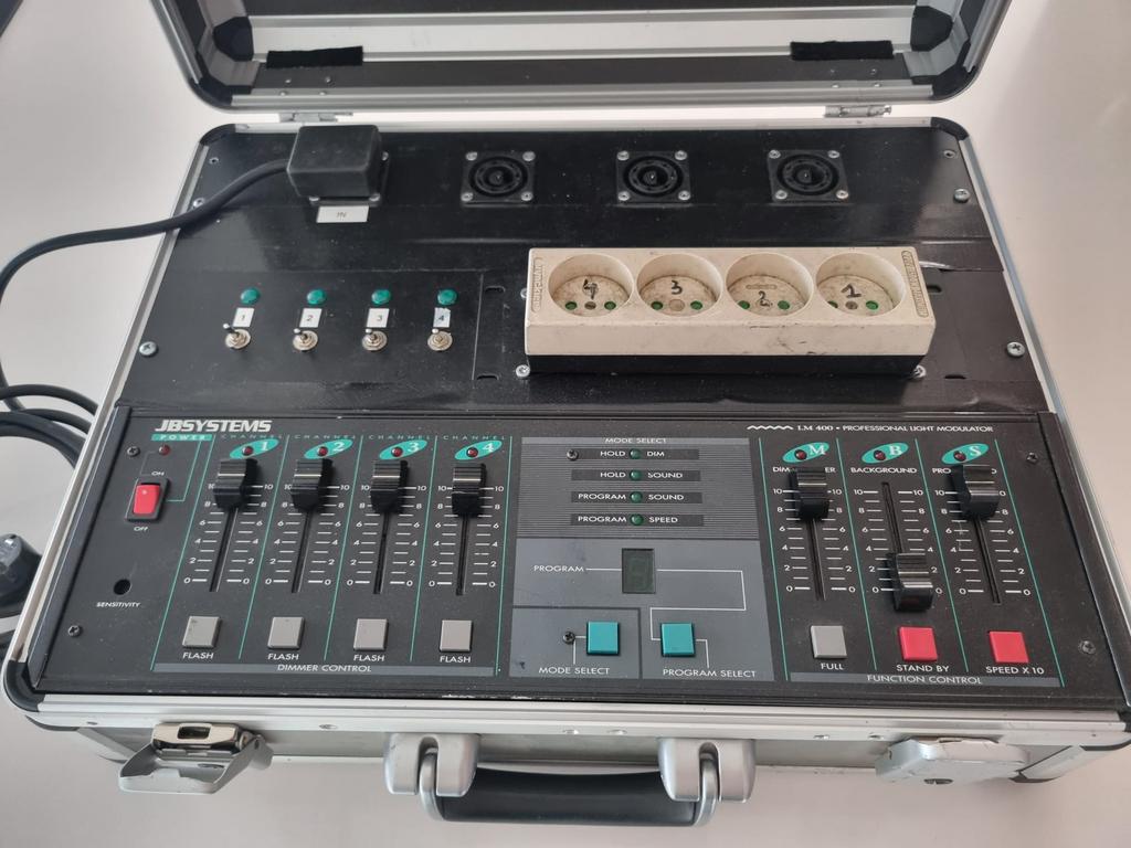 Modulateur de lumière professionnel JB Systems LM 400, Musique & Instruments, Enlèvement, Comme neuf, Lumières