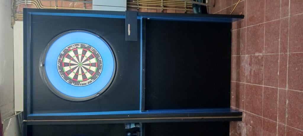 Dartstand, Enlèvement, Comme neuf