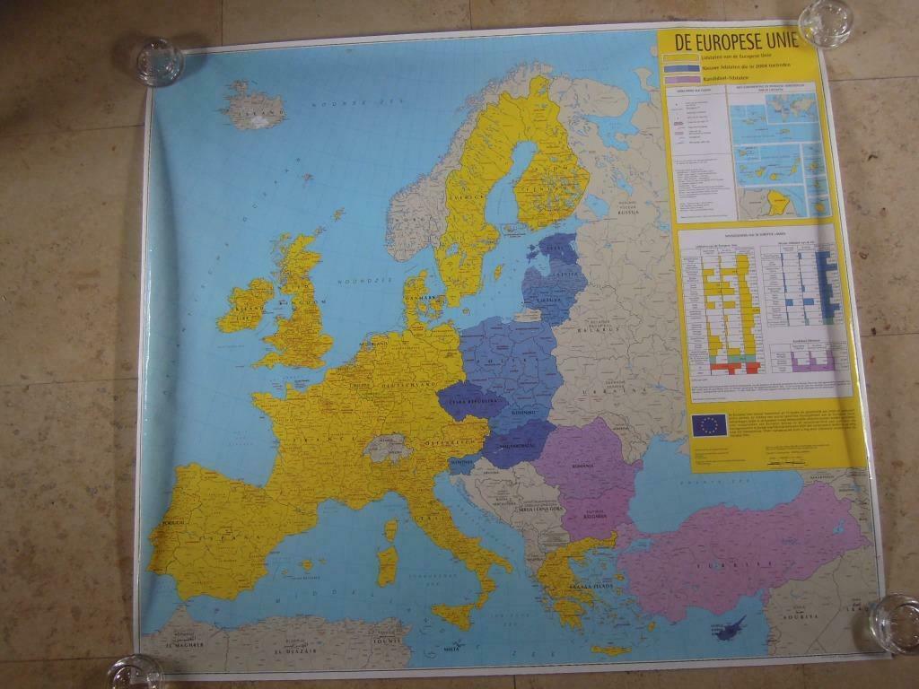 europese landkaart 2004 geplastificeerd 107 x 96, Boeken, Atlassen en Landkaarten, Gelezen, 2000 tot heden, Landkaart, Europa Overig
