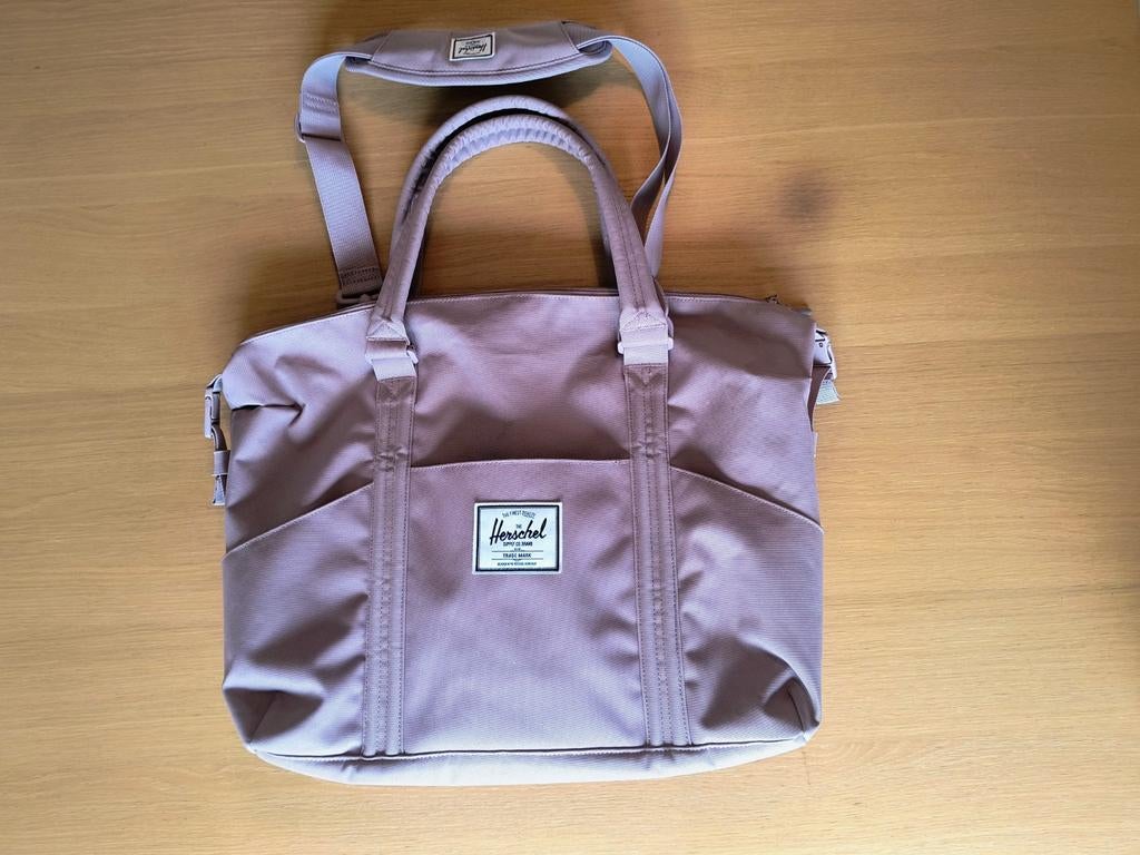 Sac à langer Herschel avec matelas à langer pratique, Enfants & Bébés, Enlèvement