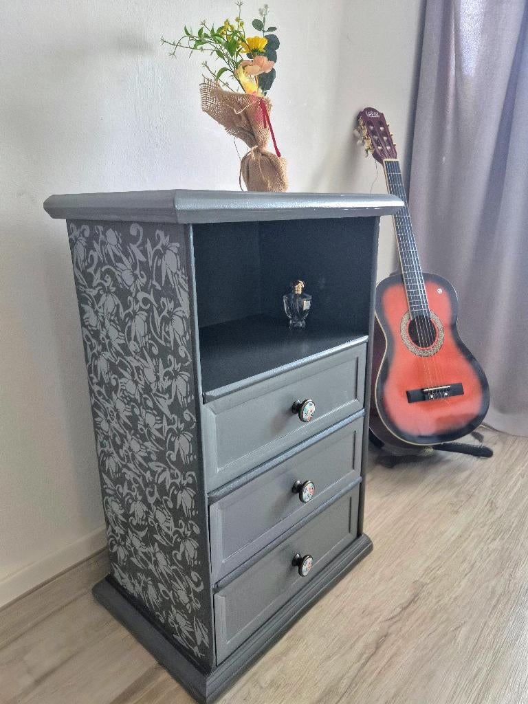 Table de chevet/Commode, Neuf, 70 cm ou plus, 45 à 65 cm, Enlèvement