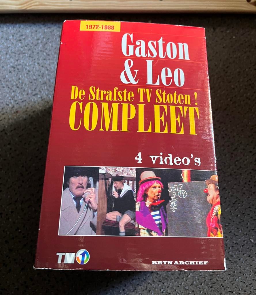 VHS box Gaston& Leo de strafste tv stoten (1972-1988)📼📼📼, Cd's en Dvd's, Alle leeftijden, Ophalen, Zo goed als nieuw, Tv-serie of Tv-programma