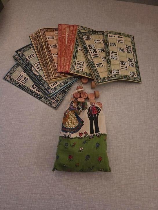 Un vieux jeu de bingo., Hobby & Loisirs créatifs, Trois ou quatre joueurs, Enlèvement ou Envoi, Comme neuf