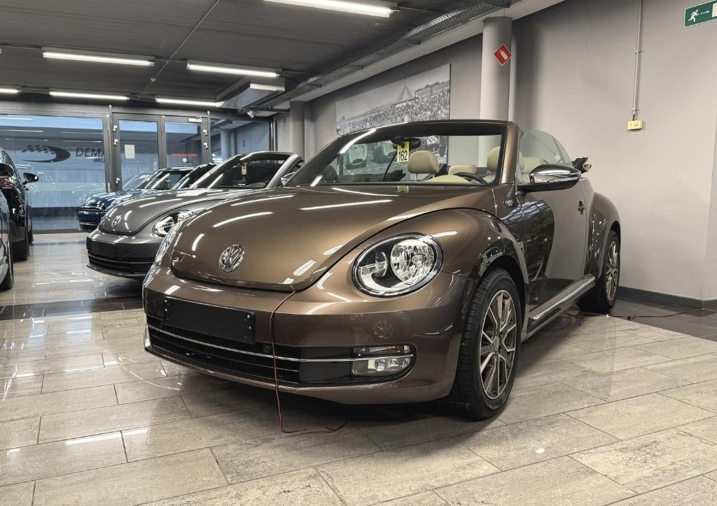 VW New Beetle metallic bruin jaren 70 Cabrio 1.2 TSI, Auto's, Voorwielaandrijving, 4 cilinders, Leder, Bedrijf