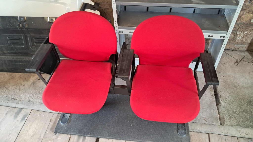 Sièges de cinéma, Ophalen, Gebruikt