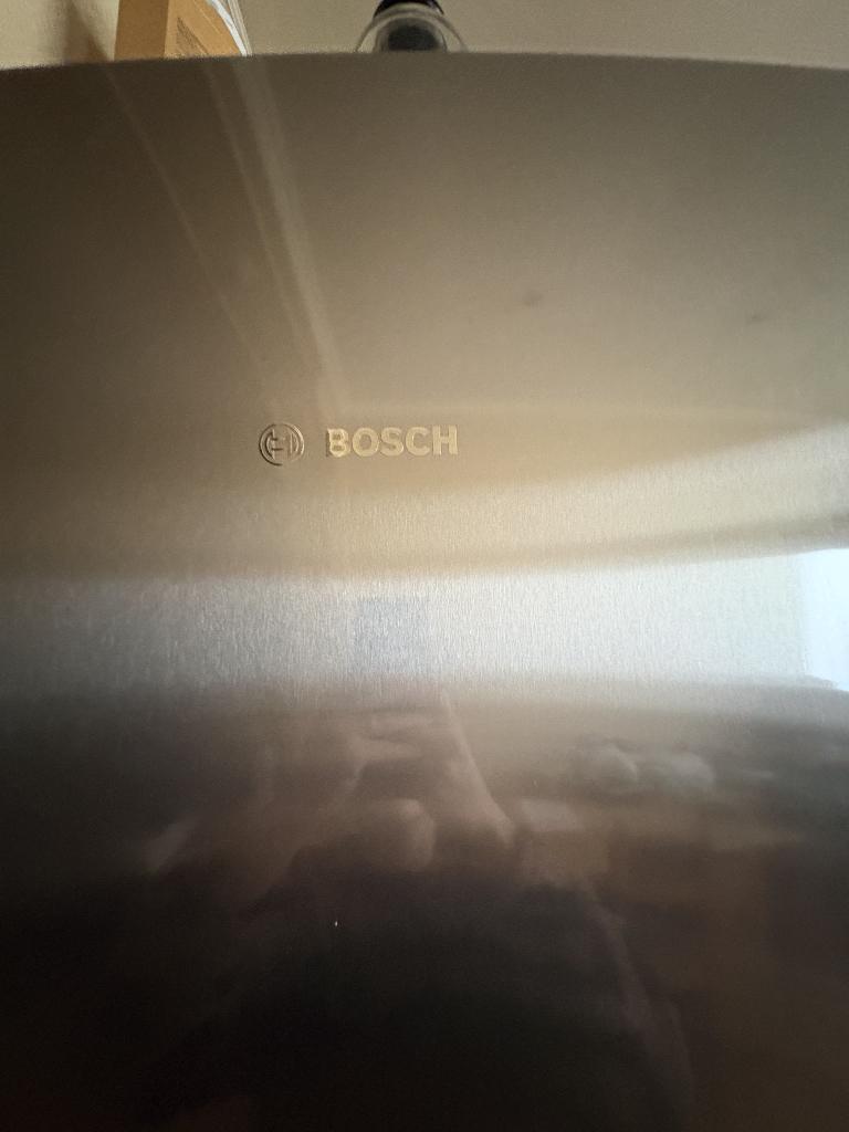 Frigo Bosch d’occasion – Bon état – 2 portes, Avec compartiment congélateur, 85 à 120 cm, Comme neuf, Enlèvement