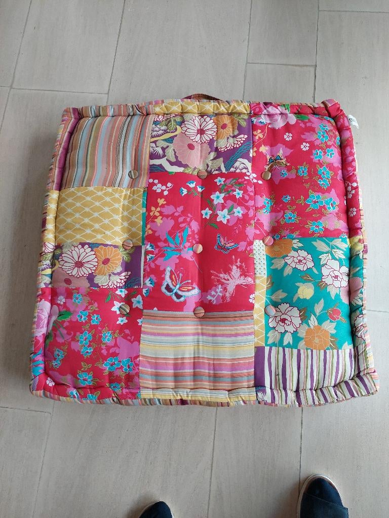 COUSSIN DE SOL, Huis en Inrichting, Woonaccessoires | Kussens, Zo goed als nieuw, Overige kleuren, Vierkant, Ophalen